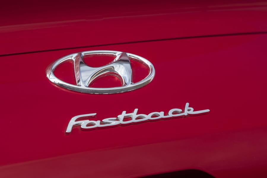 Логотип Hyundai i30 Fastback N (PD) 2019 года  (UK) (фото 29 из 40)